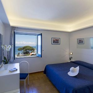Double or Twin Room Sea View